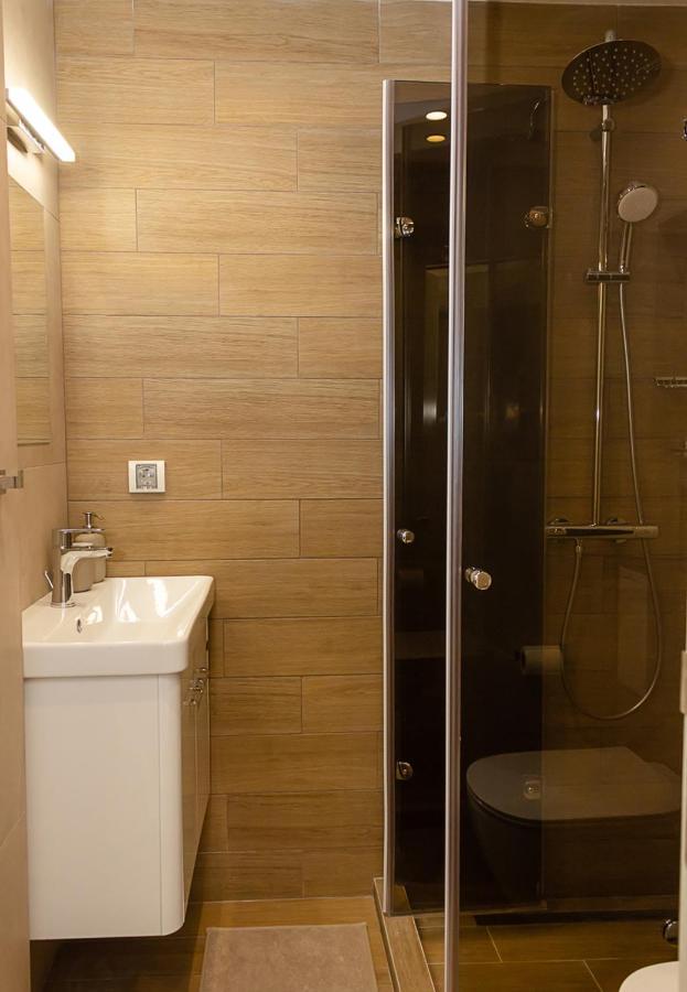 The Blue Apartment - 1Bd With A Cozy Balcony By Flat Mаnager Βάρνα Εξωτερικό φωτογραφία